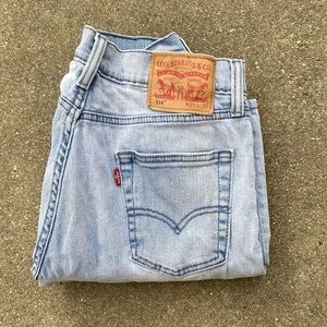 Levi Strauss & Co. Mens 514 denim jeans.